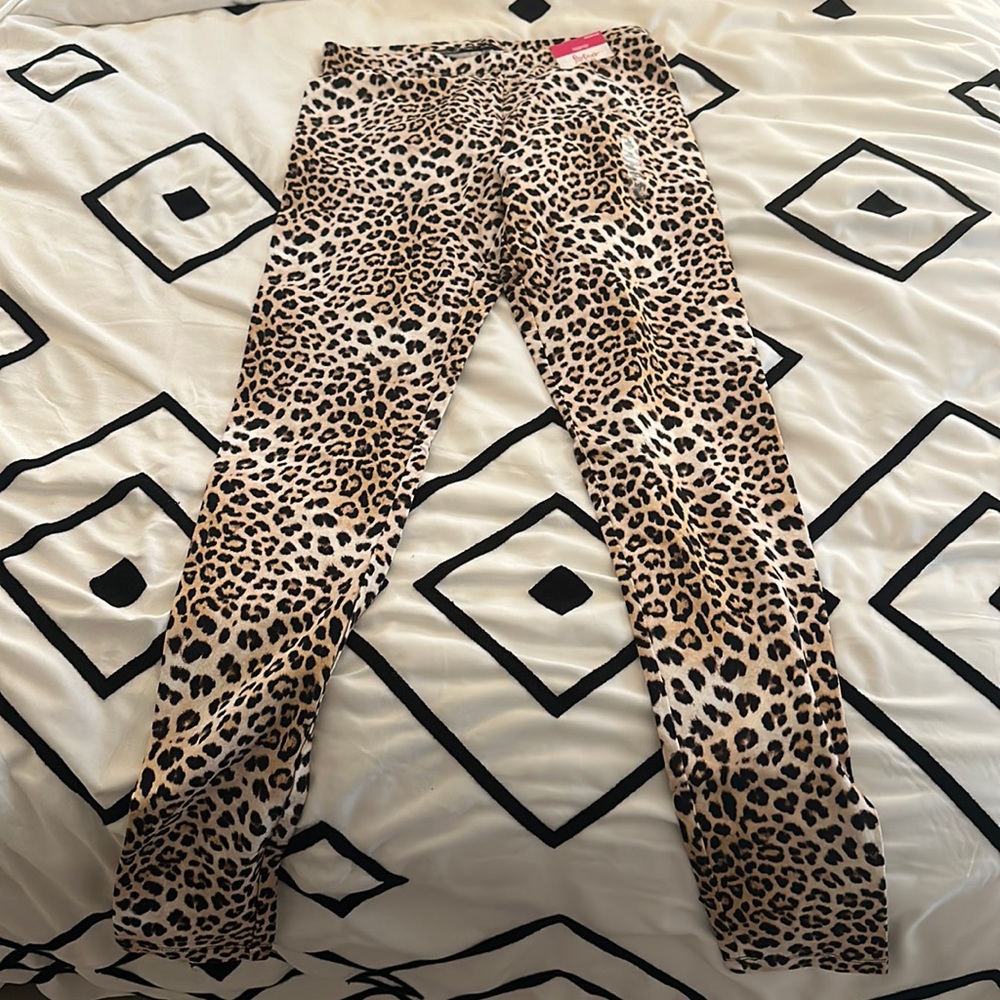 Cheetah print leggings